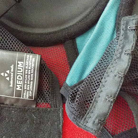 Balanced tech Swim Top. Size M - Picture 3 of 5